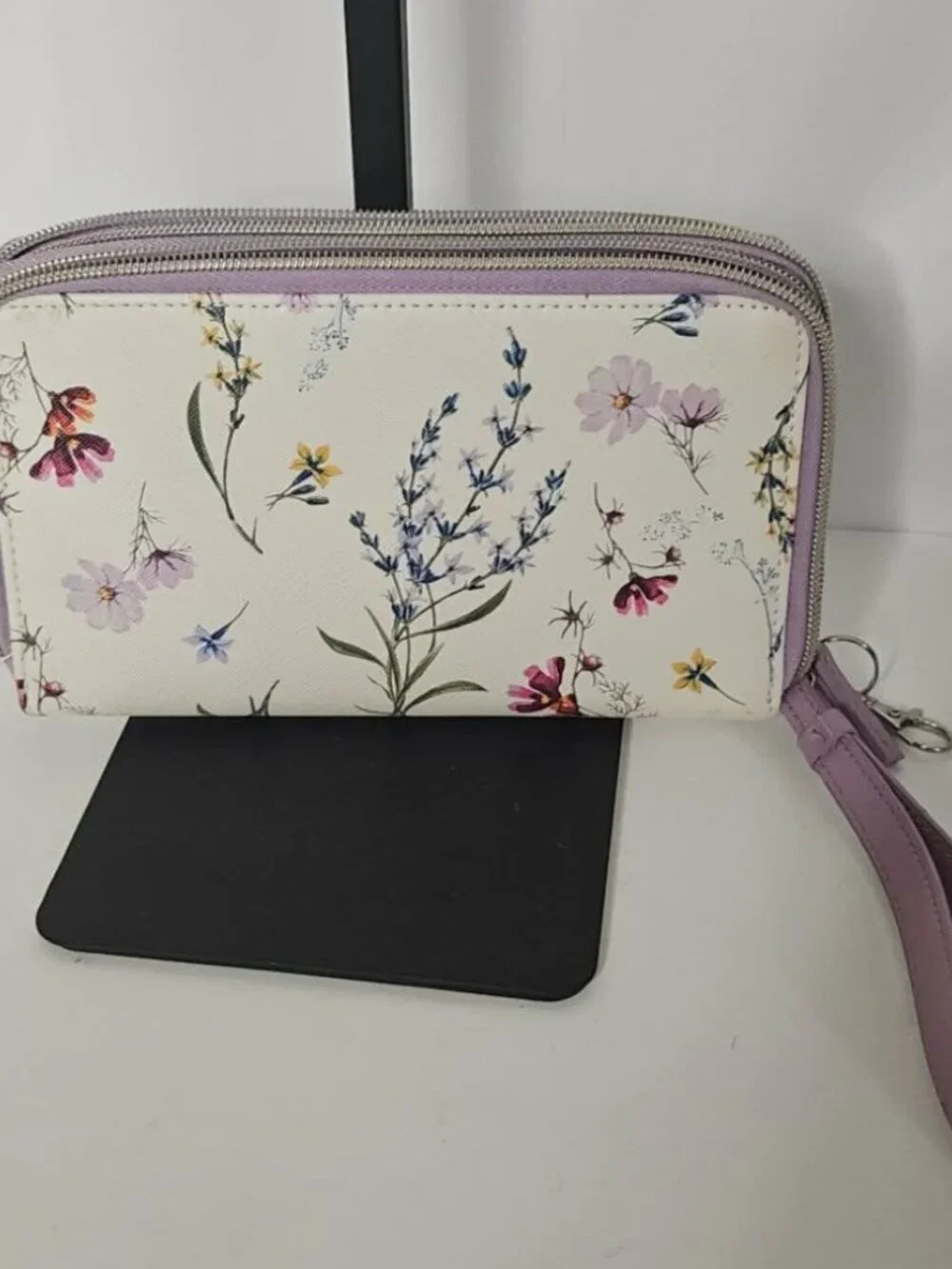 Beautiful Unbranded Floral Double-Zip Around Wristlet Wallet - Clean & Sturdy!